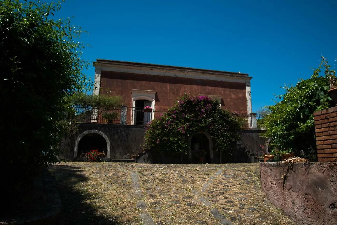 B&B Valle Allegra Gravina di Catania Couette-café