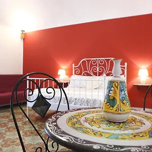 Couette-café Maia House
